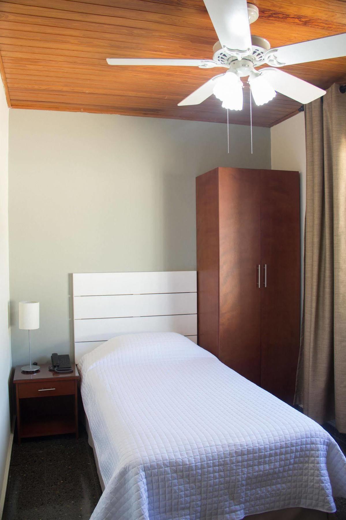 Maria Jose Suites San Salvador Ngoại thất bức ảnh