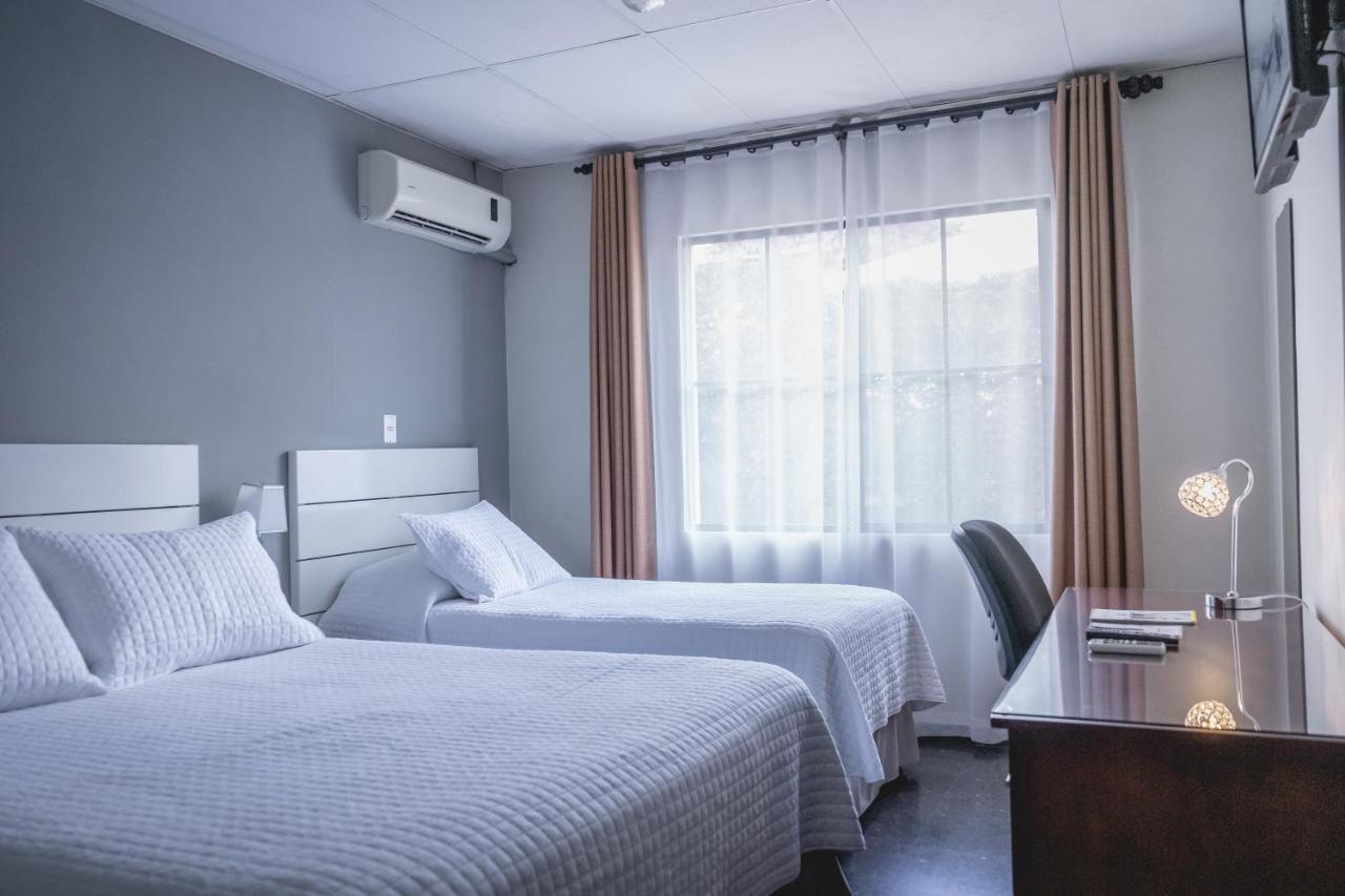 Maria Jose Suites San Salvador Ngoại thất bức ảnh